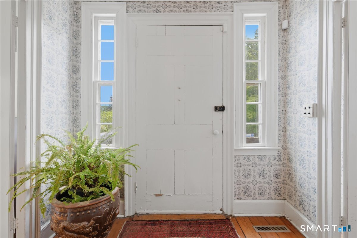8 Meeting House Road Haddam, CT 06438 - Photo 8 of 40 Formal front door