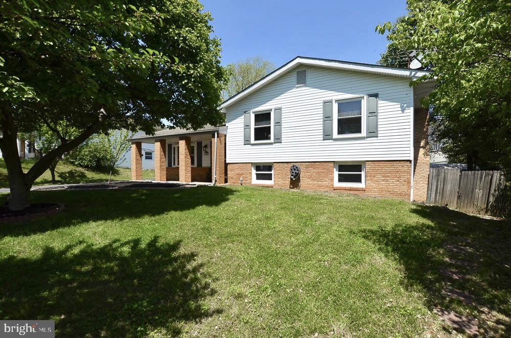 1305 East Jefferson Road Sterling, VA 20164 - Photo 2 of 34 Charming split-level home w/4BR/3BA