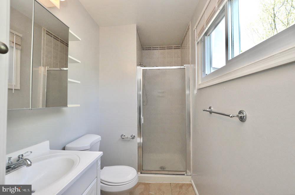 1305 East Jefferson Road Sterling, VA 20164 - Photo 17 of 34 Tile floors and shower shine in MBA