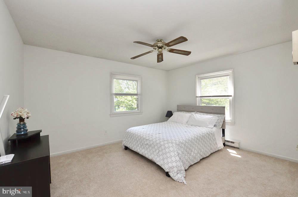 1305 East Jefferson Road Sterling, VA 20164 - Photo 18 of 34 Light neutral paint and carpet in bedrooms