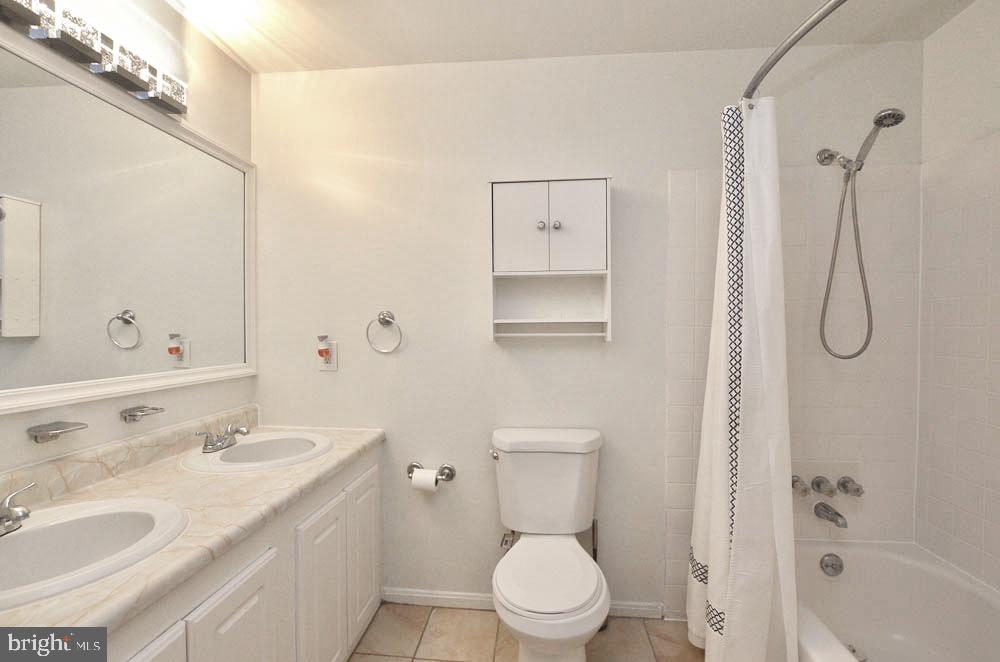 1305 East Jefferson Road Sterling, VA 20164 - Photo 20 of 34 Dual vanity in spacious hall bathroom