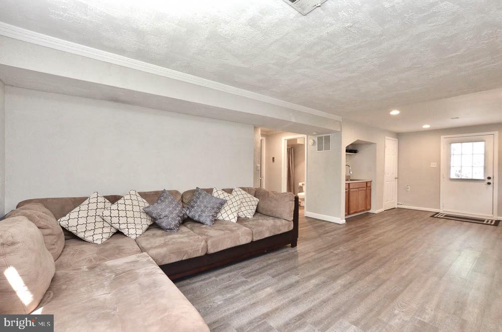 1305 East Jefferson Road Sterling, VA 20164 - Photo 21 of 34 Ample living space for separate apartment in LL