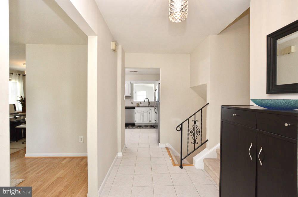 1305 East Jefferson Road Sterling, VA 20164 - Photo 4 of 34 Head left to living room or straight to kitchen