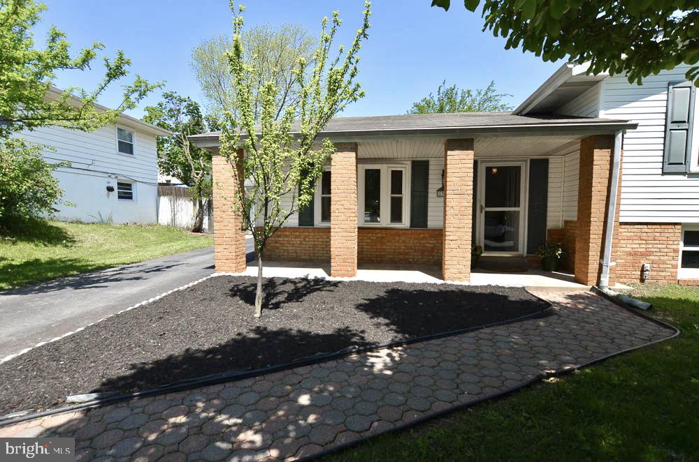 1305 East Jefferson Road Sterling, VA 20164 - Photo 33 of 34 Welcoming front porch with landscaping