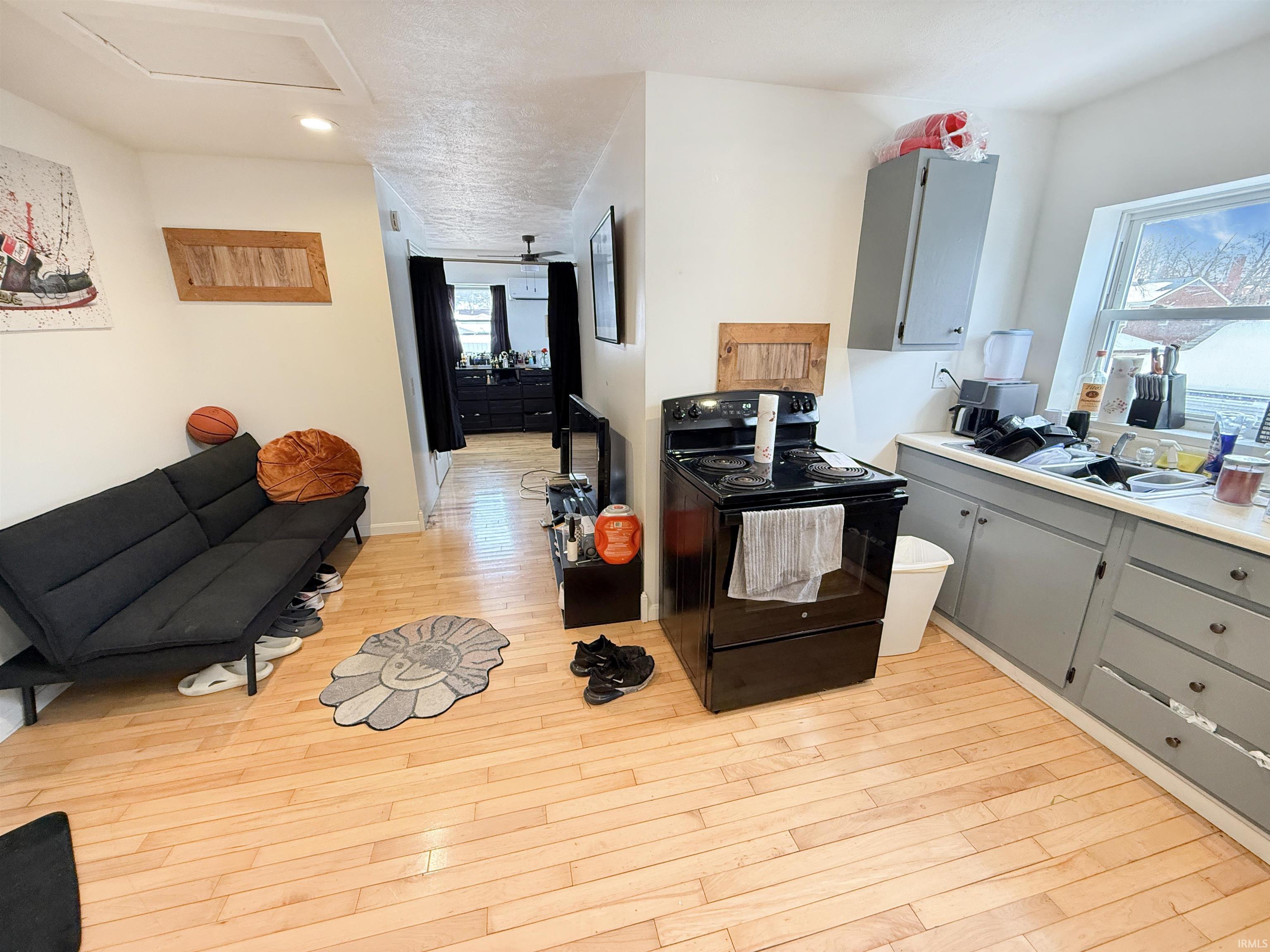 318 North Geiger Street Huntingburg, IN 47542 - Photo 2 of 26