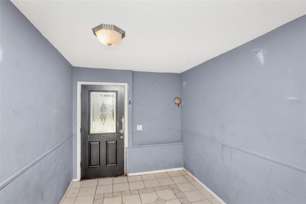 1009 Mercer Loop Plant City, FL 33567 - Photo 4 of 34