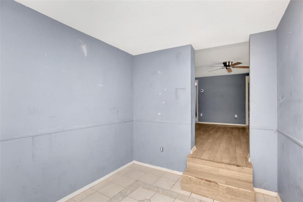 1009 Mercer Loop Plant City, FL 33567 - Photo 5 of 34