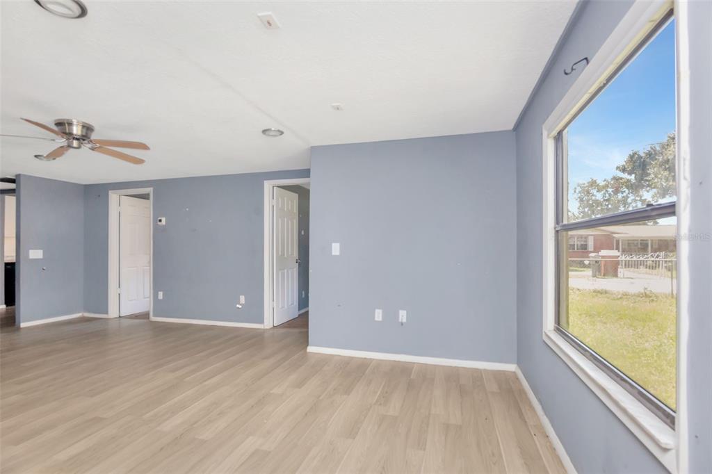 1009 Mercer Loop Plant City, FL 33567 - Photo 6 of 34