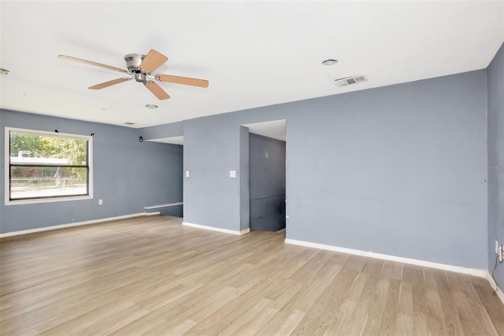 1009 Mercer Loop Plant City, FL 33567 - Photo 7 of 34