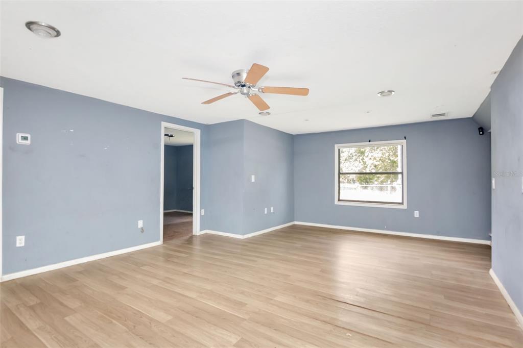 1009 Mercer Loop Plant City, FL 33567 - Photo 9 of 34