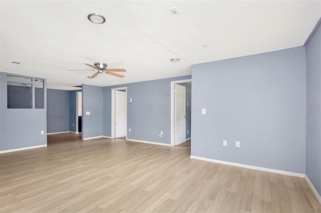 1009 Mercer Loop Plant City, FL 33567 - Photo 10 of 34