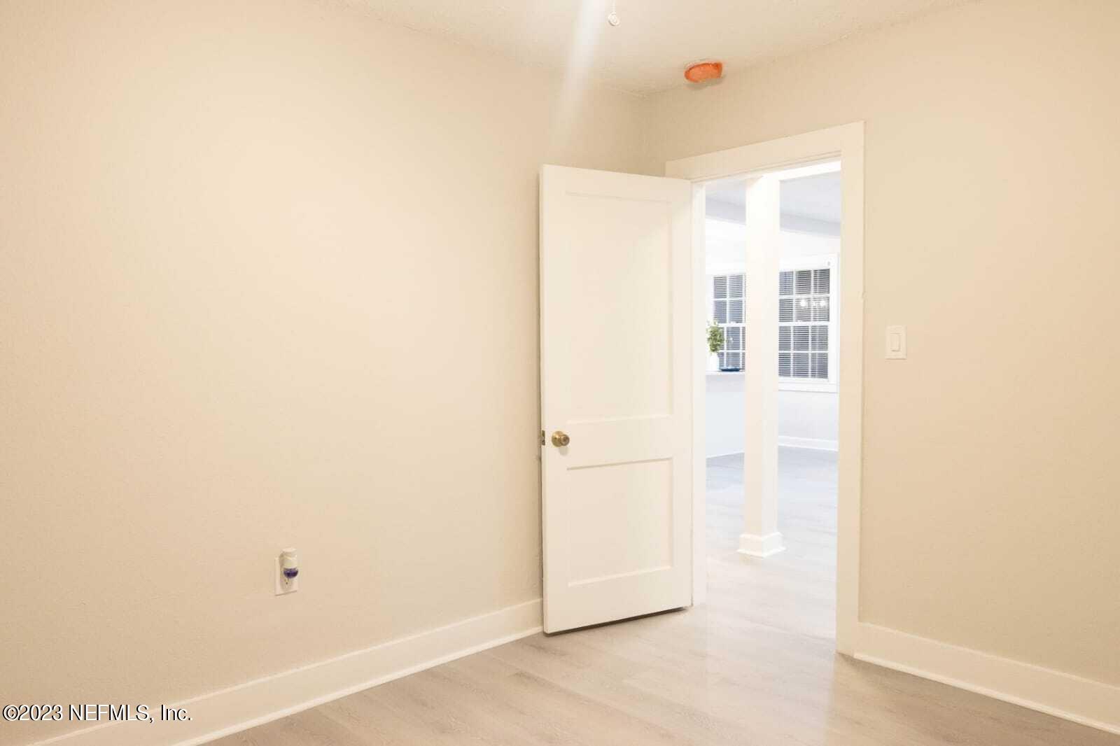 3910 Grant Road Jacksonville, FL 32207 - Photo 9 of 32