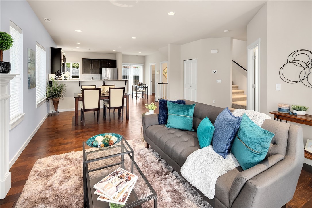 5 157th Lane Southeast Bothell, WA 98012 - Photo 9 of 27 a living room with furniture and kitchen view
