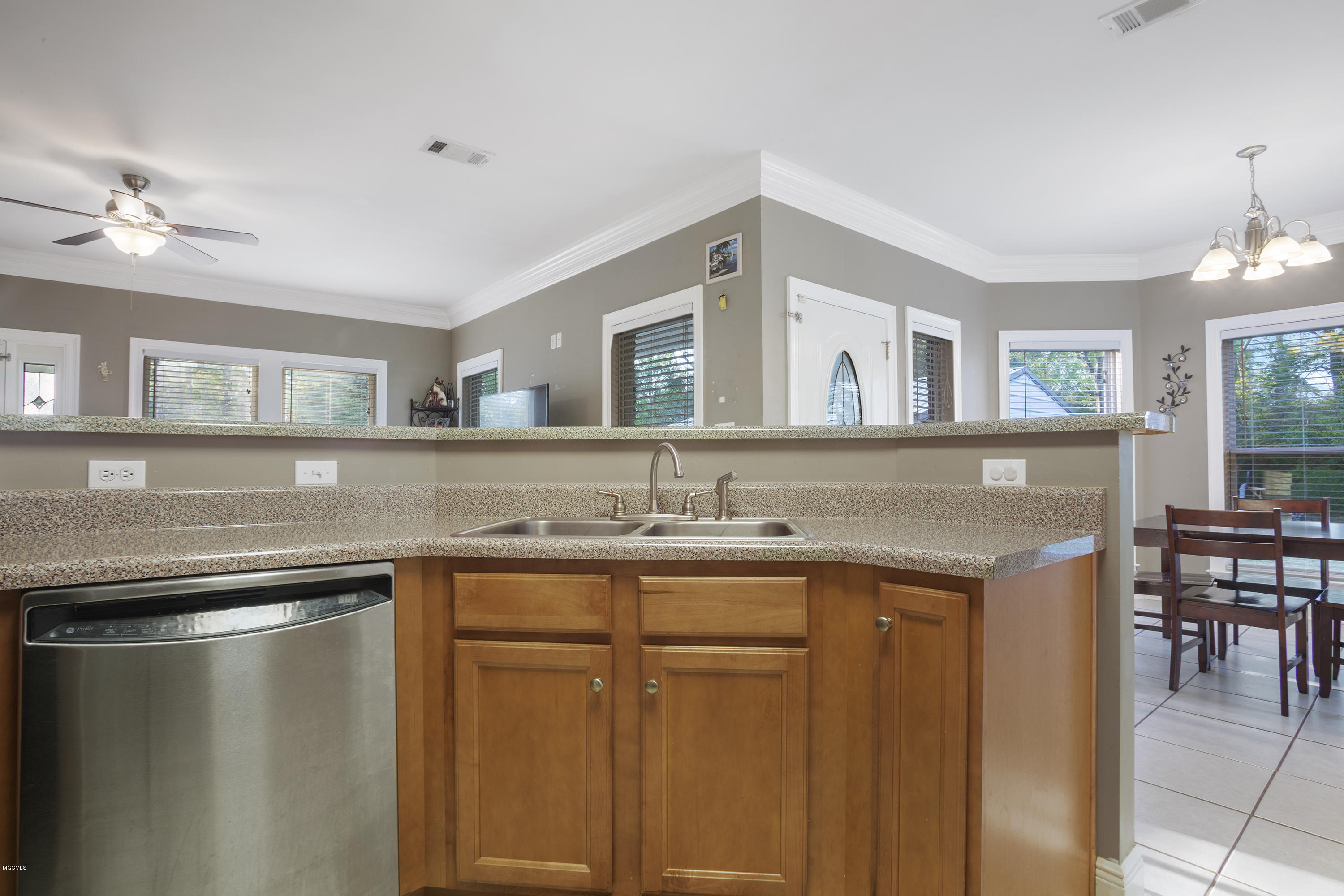 12260 Sheffield Road Gulfport, MS 39503 - Photo 8 of 23 008