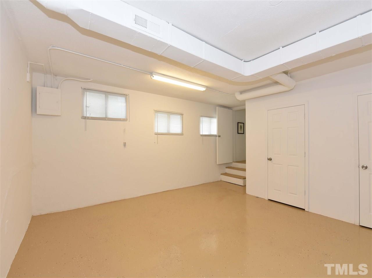 726 South State Street Raleigh, NC 27601 - Photo 21 of 25 a view of an empty room with a window