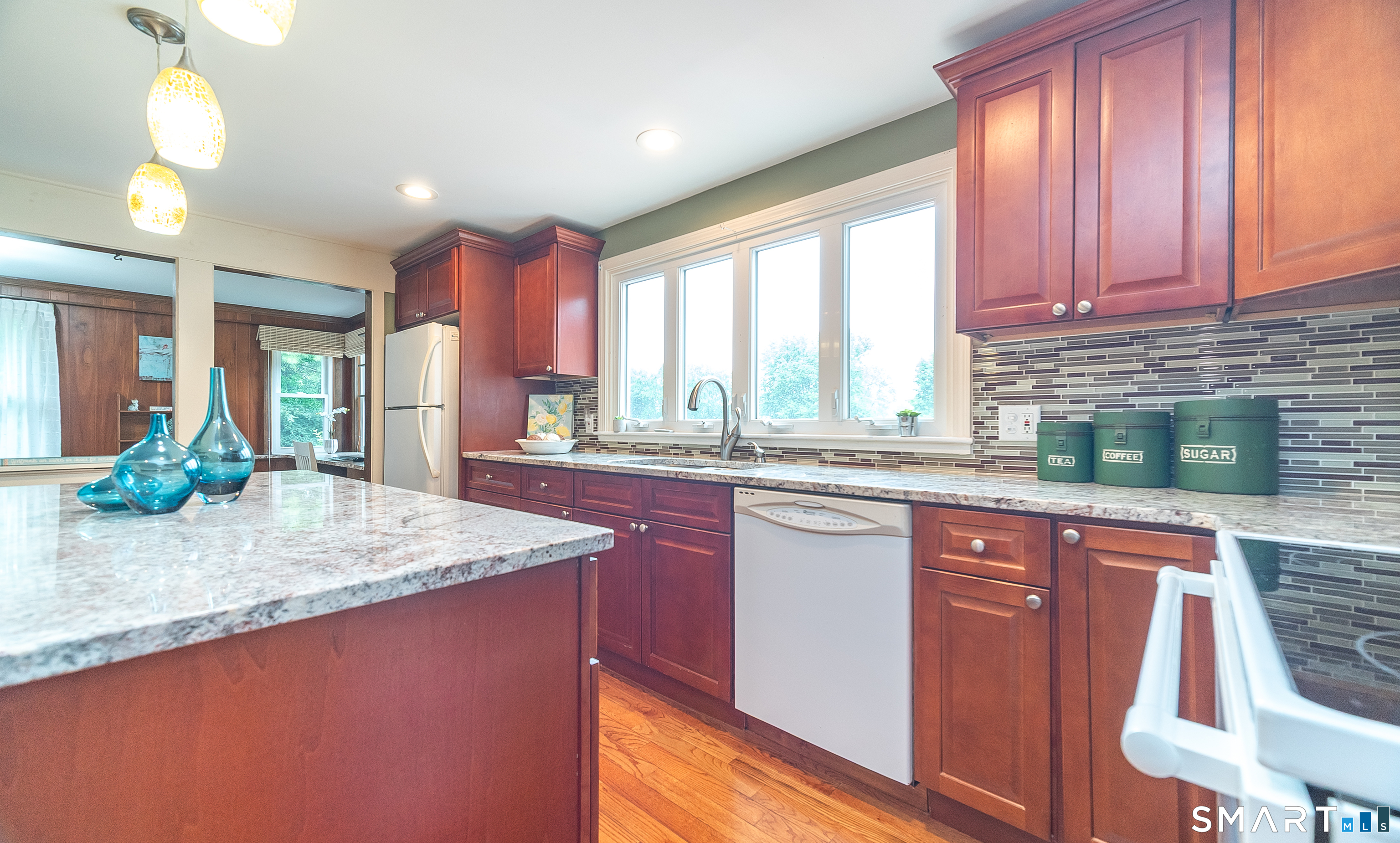 779 Ridge Road Middletown, CT 06457 - Photo 6 of 35