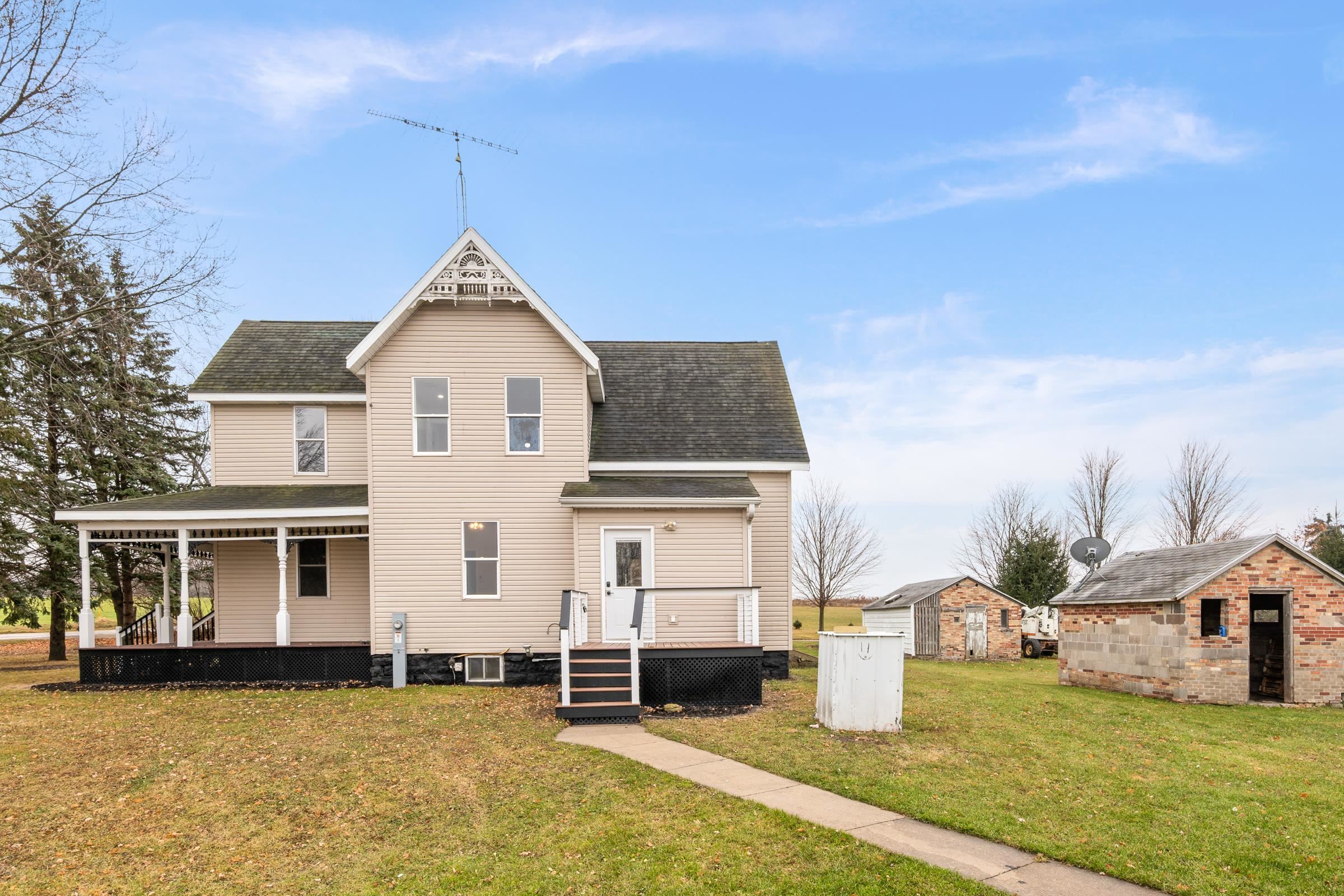 N4261 County Road North Markesan, WI 53946 - Photo 10 of 66