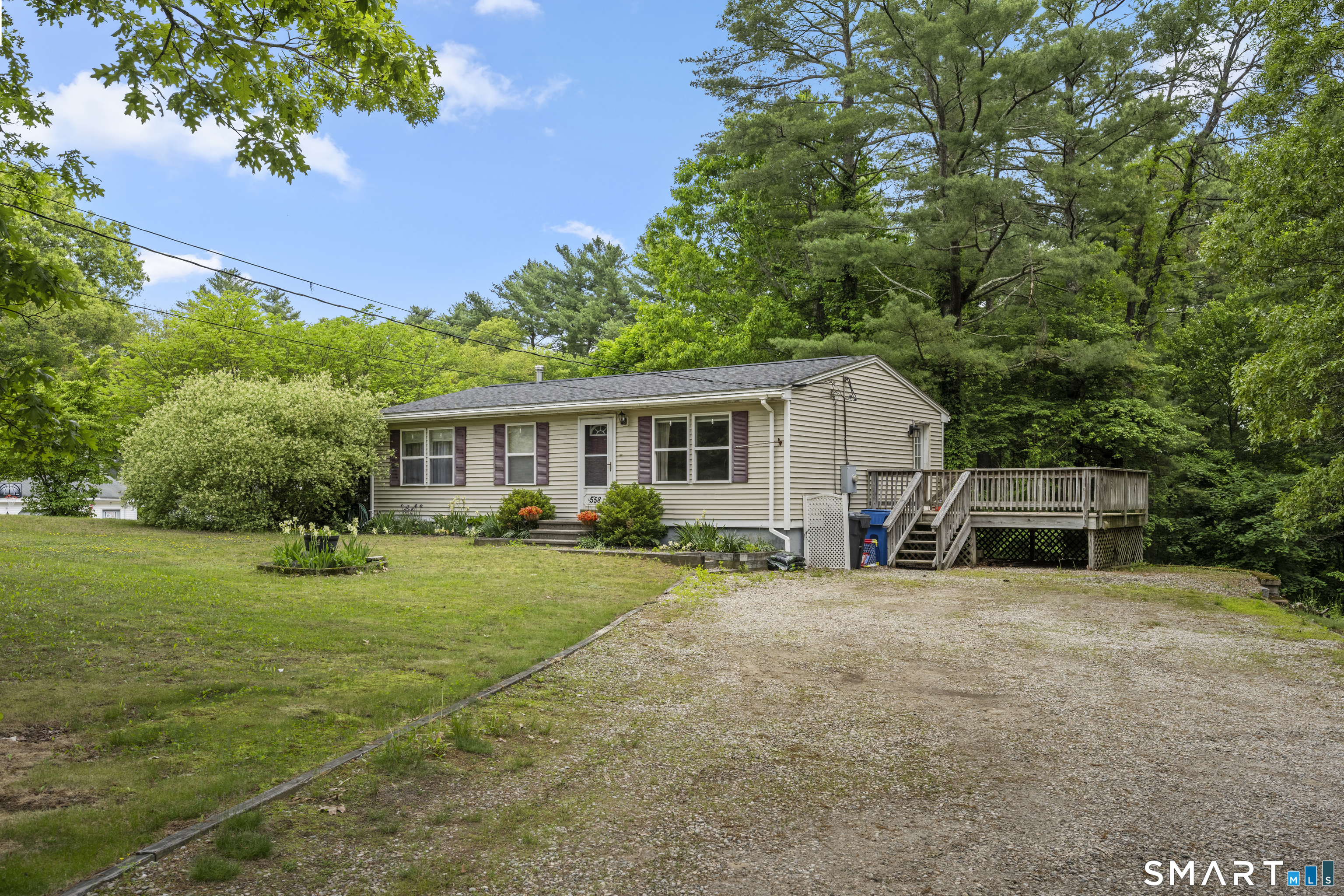 558 Wauregan Road Brooklyn, CT 06234 - Photo 2 of 30