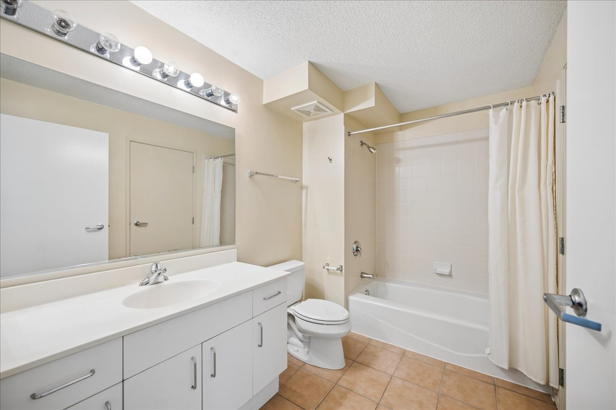 800 Elgin Road, Unit 812 Evanston, IL 60201 - Photo 13 of 17