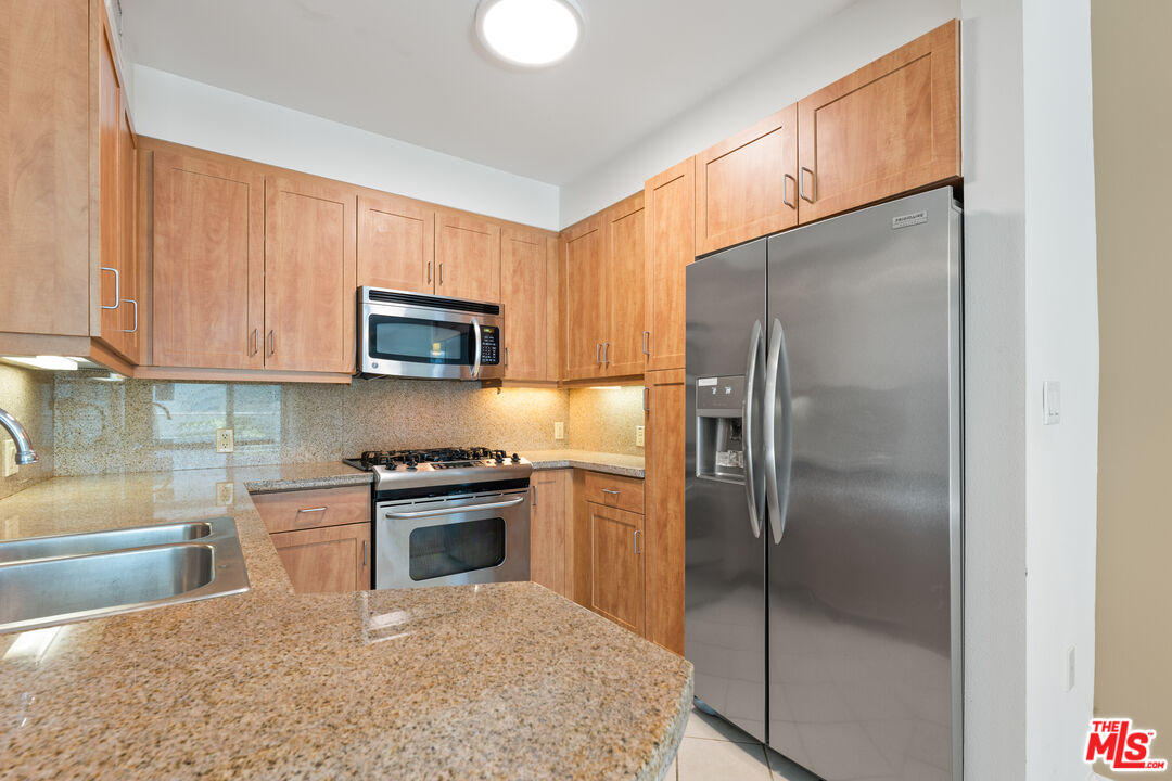 267 San Pedro Street, Unit 211 Los Angeles, CA 90012 - Photo 14 of 41