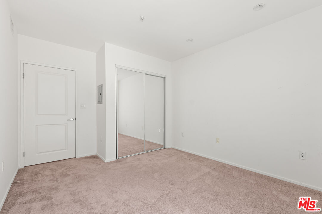 267 San Pedro Street, Unit 211 Los Angeles, CA 90012 - Photo 24 of 41