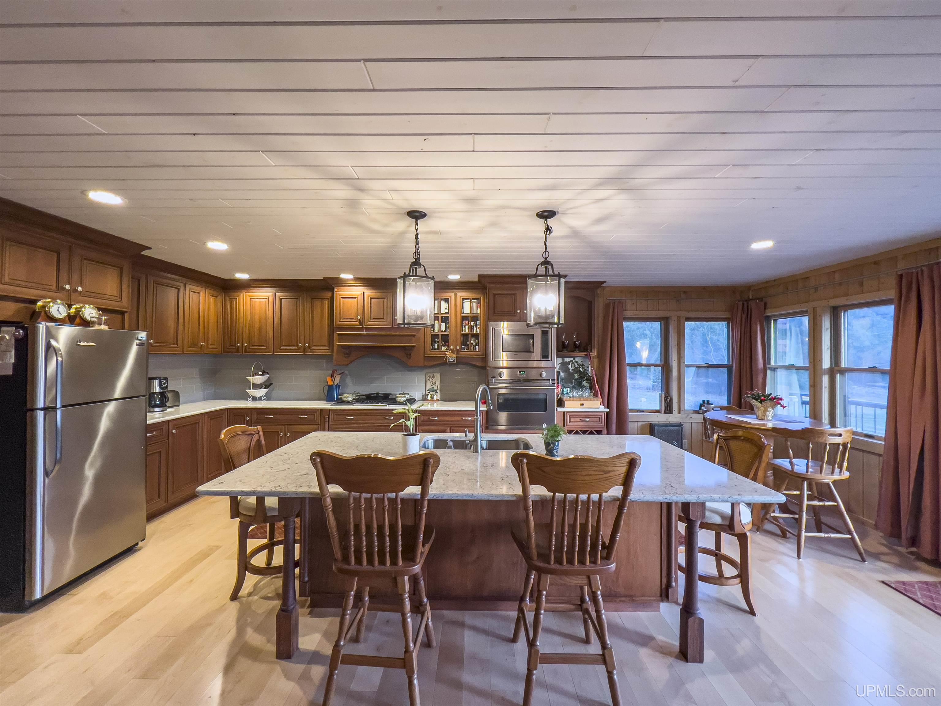 6685 South 75 Road Gladstone, MI 49837 - Photo 8 of 42 Gallery Image 8