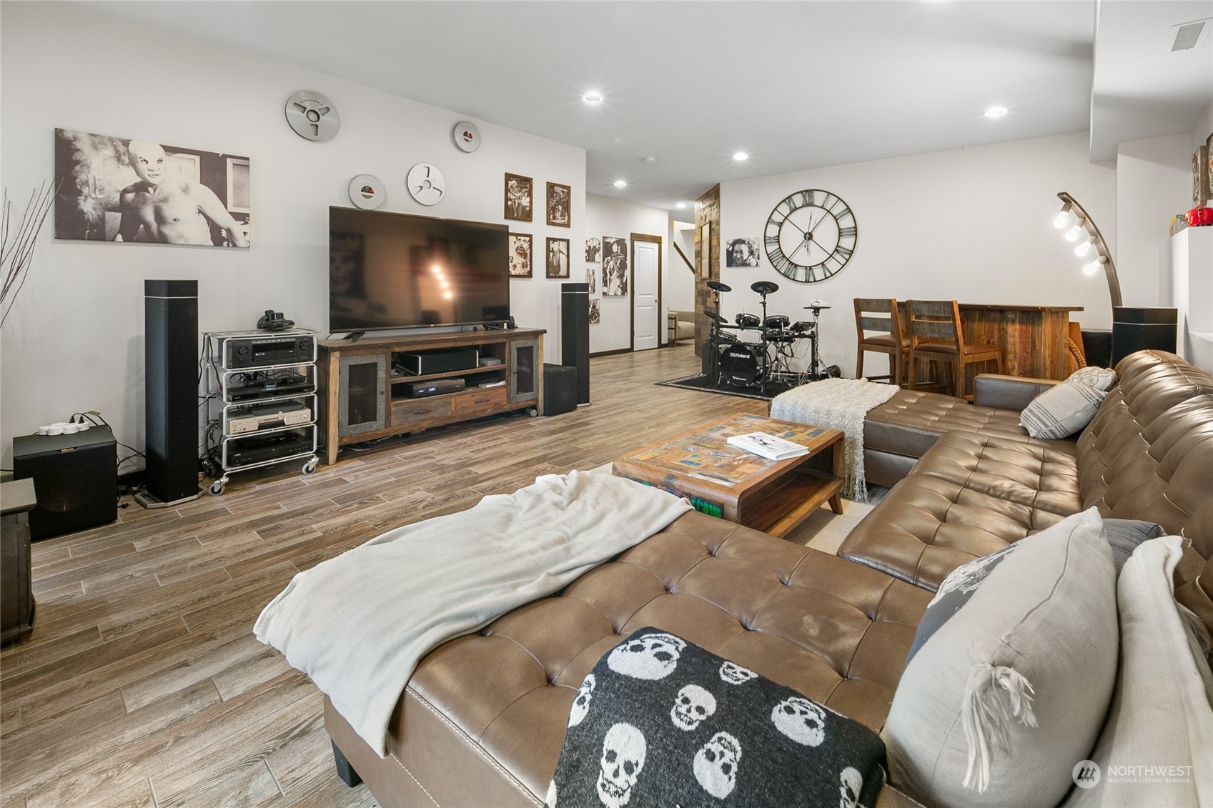 17601 3rd Avenue Southeast Bothell, WA 98012 - Photo 21 of 31 a living room with furniture and a flat screen tv
