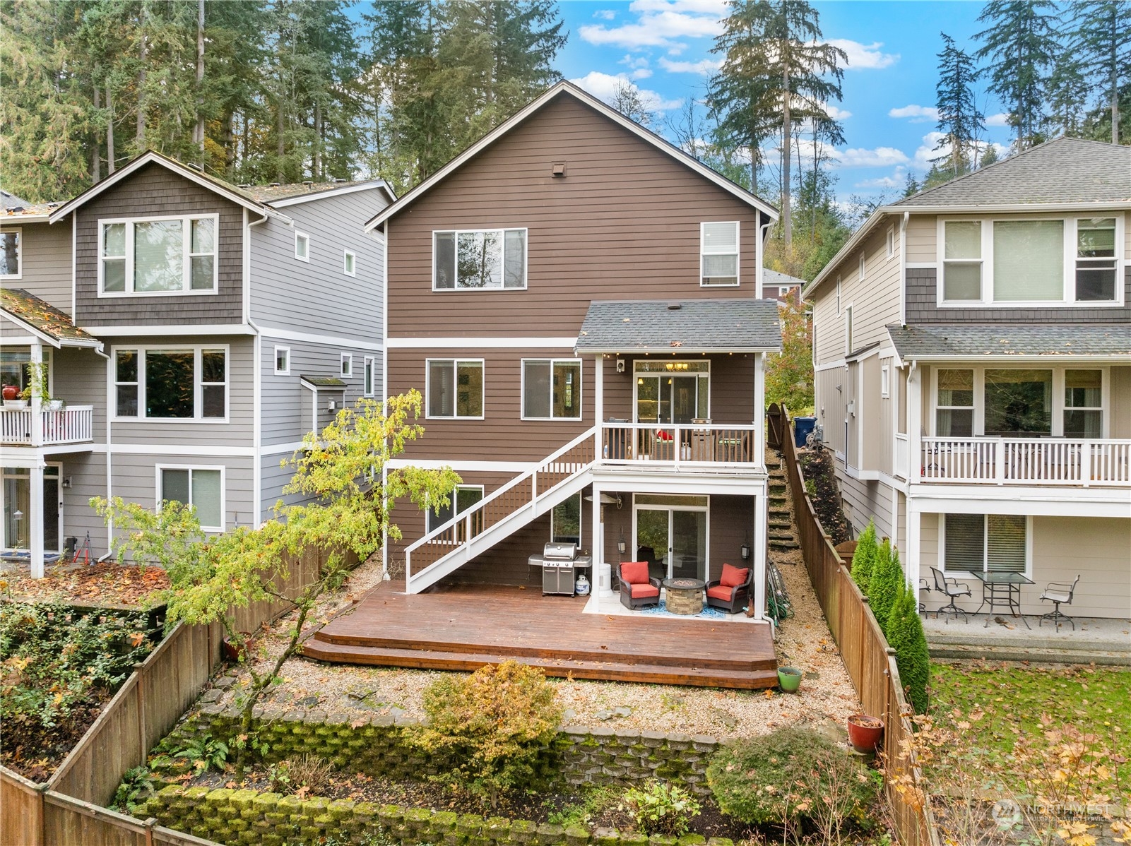 17601 3rd Avenue Southeast Bothell, WA 98012 - Photo 27 of 31 a front view of a house with a yard