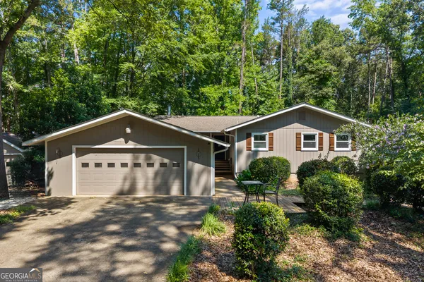 $899,000 | 244 Lakeview Court, Lavonia, GA 30553