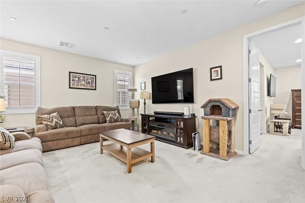 $695,000 | 664 Sostenuto Street, Henderson, NV 89011