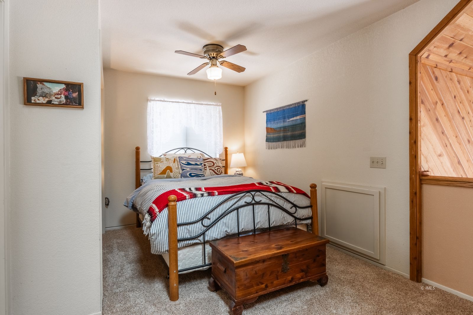 215 Alpine Drive Bishop, CA 93514 - Photo 24 of 33 a bedroom with a bed and a window