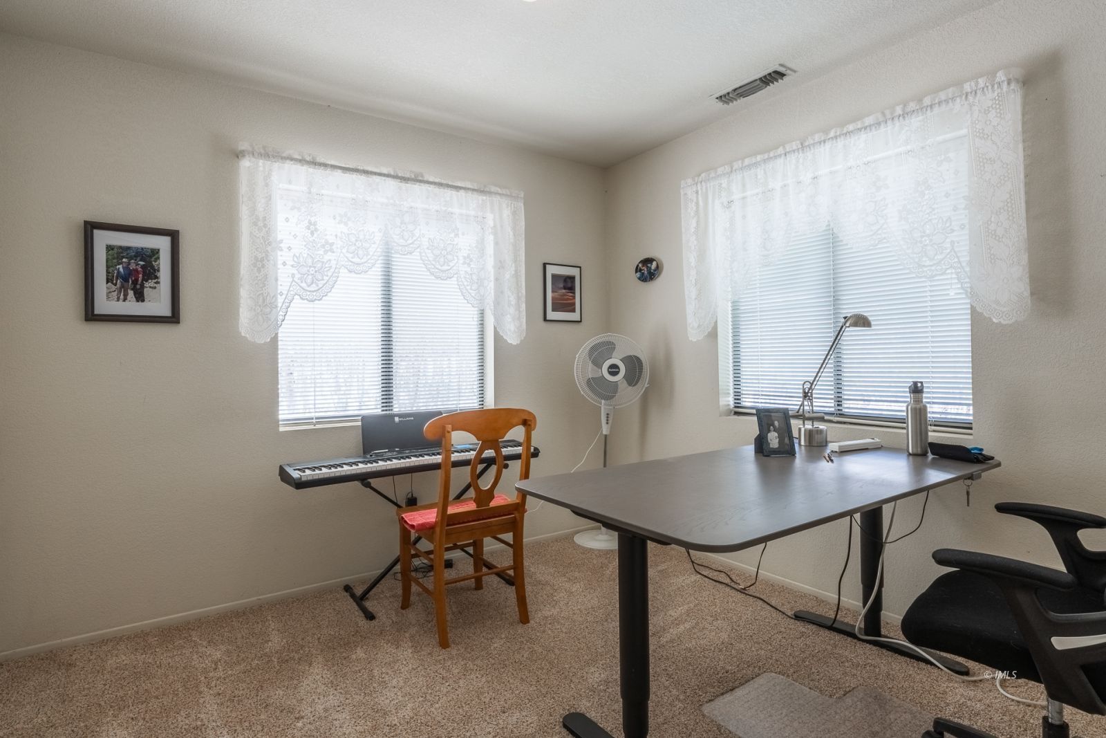 215 Alpine Drive Bishop, CA 93514 - Photo 25 of 33 a workspace with furniture and a window