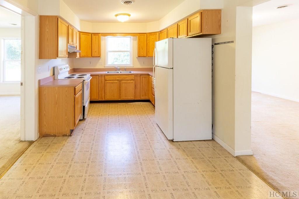171-v-2 North Ridge Point, Unit 2 Sylva, NC 28779 - Photo 11 of 34 Gallery Image 11
