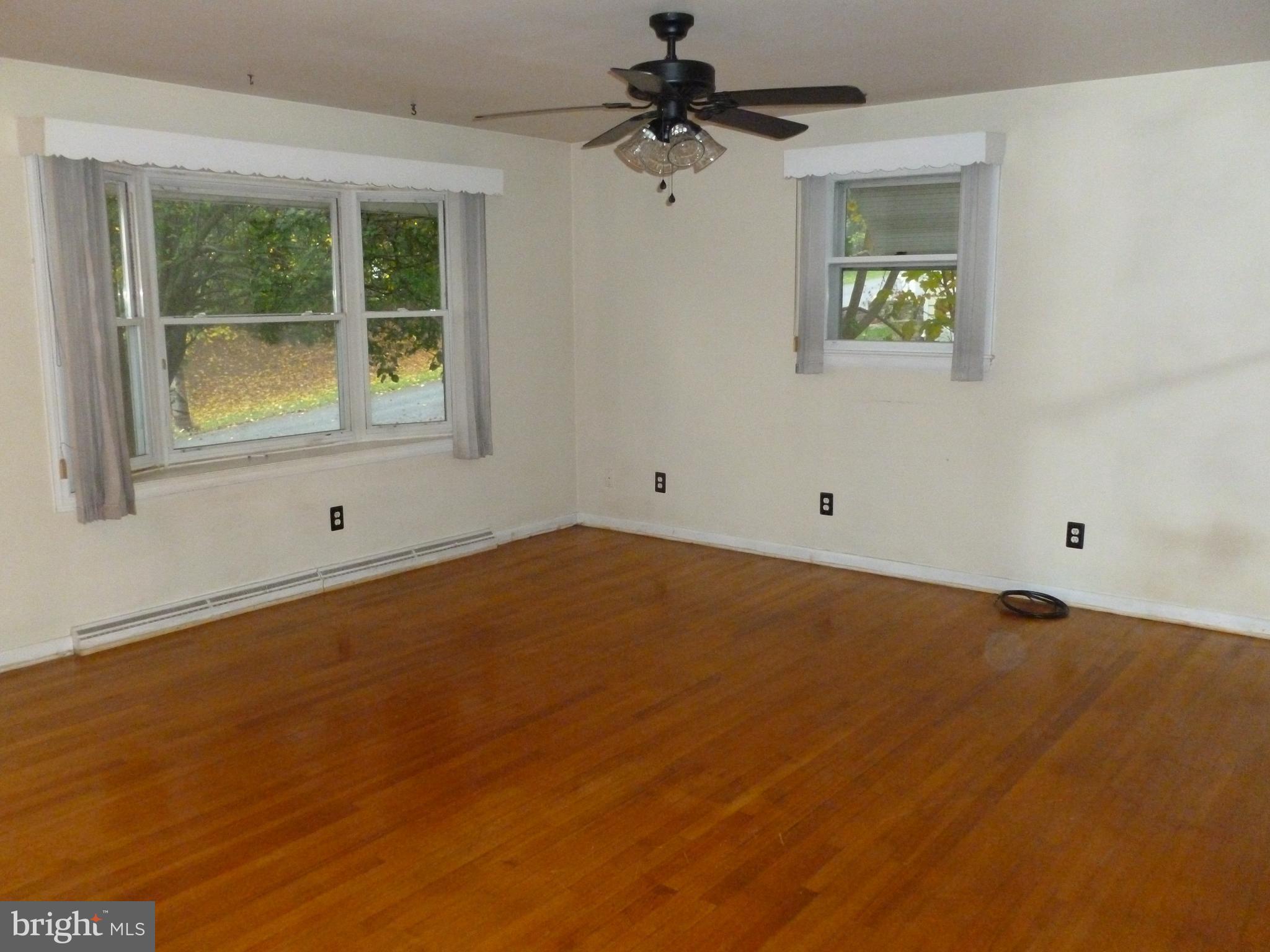 1370 Villa Road Lancaster, PA 17601 - Photo 3 of 27
