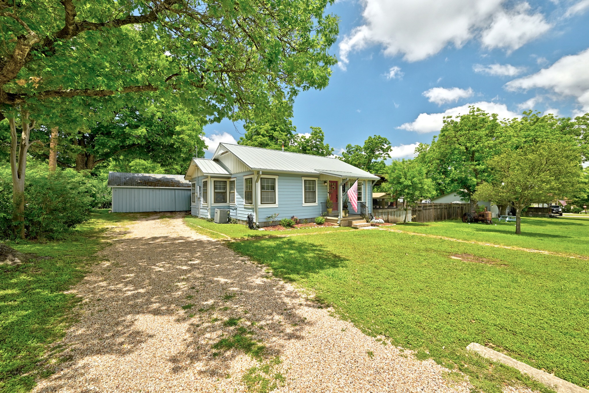 202 South 3rd Street Pflugerville, TX 78660 - Photo 3 of 39