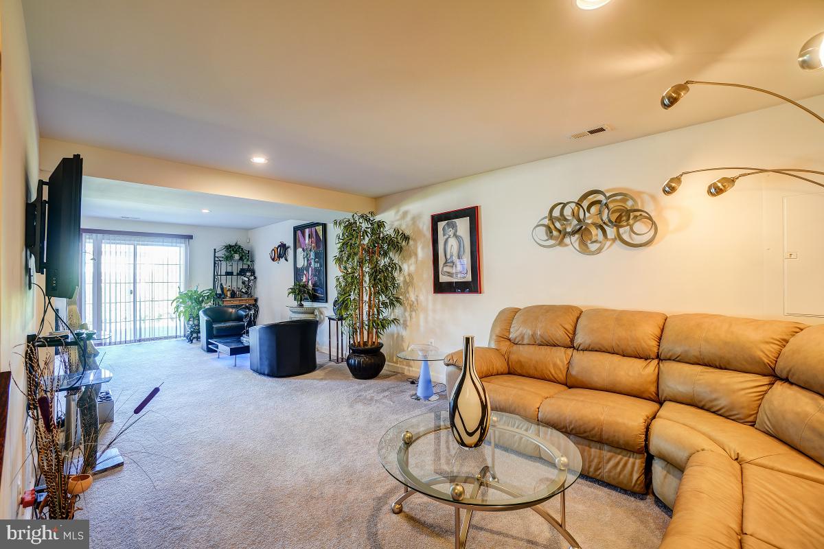 14201 Schaeffer Road Boyds, MD 20841 - Photo 35 of 49 Gallery Image 35
