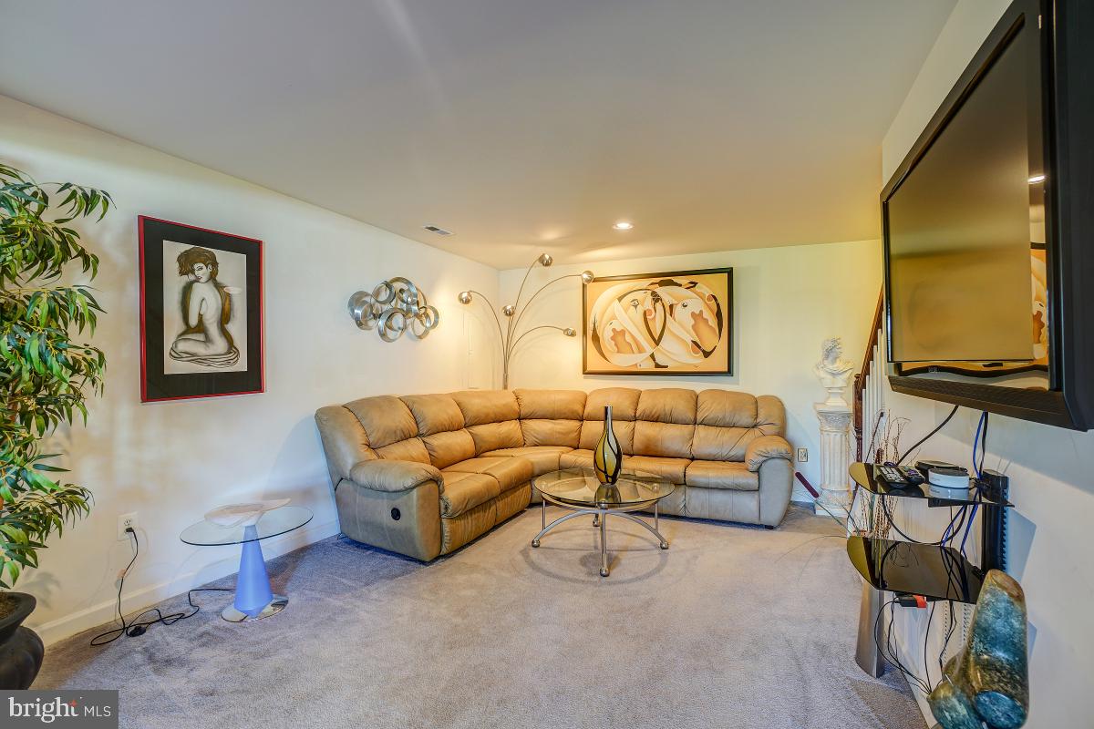 14201 Schaeffer Road Boyds, MD 20841 - Photo 36 of 49 Gallery Image 36