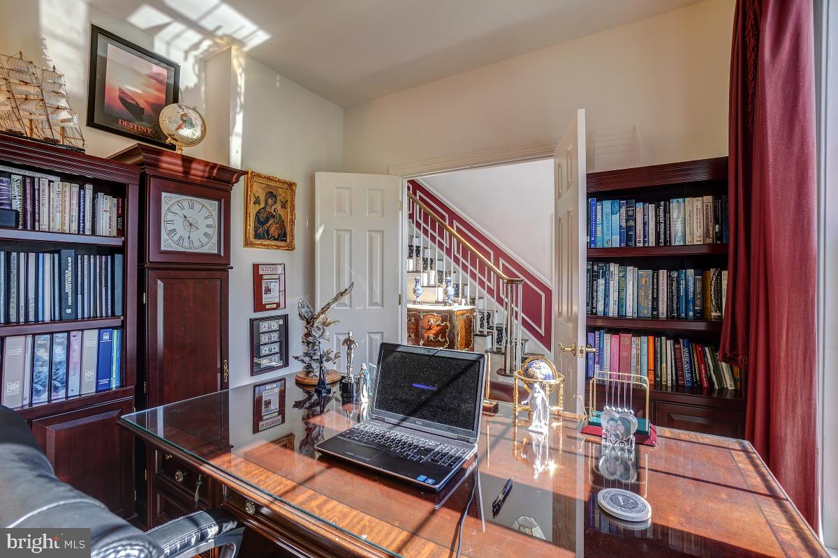 14201 Schaeffer Road Boyds, MD 20841 - Photo 10 of 49 Gallery Image 10