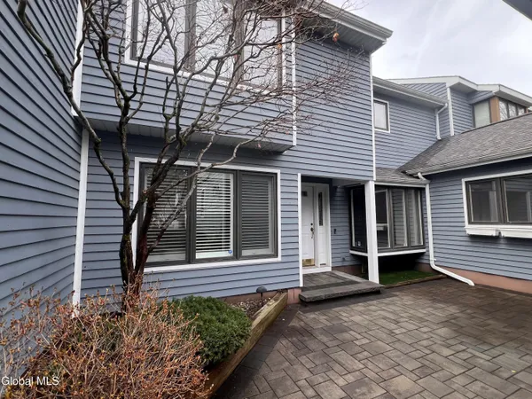 $939,900 | 3 South Collins Terrace, Saratoga Springs, NY 12866