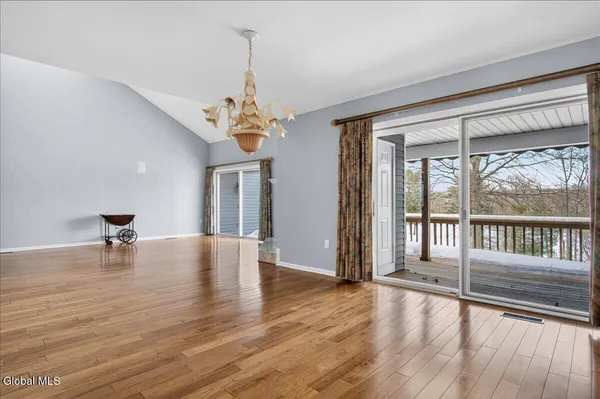 $939,900 | 3 South Collins Terrace, Saratoga Springs, NY 12866