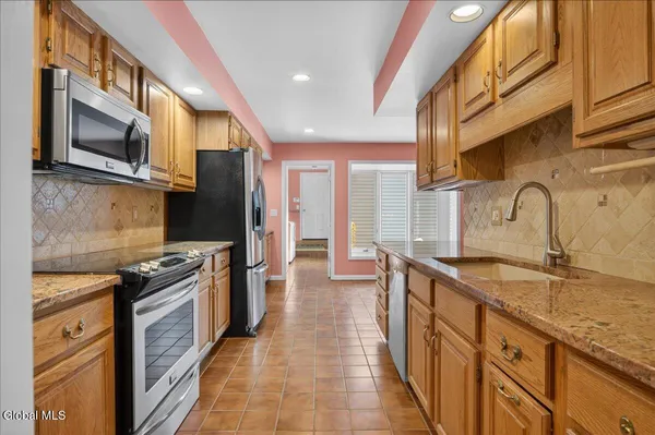 $939,900 | 3 South Collins Terrace, Saratoga Springs, NY 12866