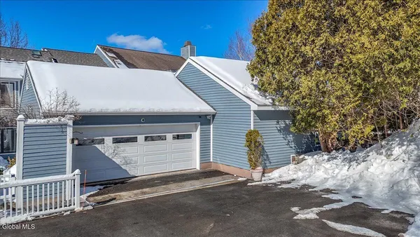 $939,900 | 3 South Collins Terrace, Saratoga Springs, NY 12866