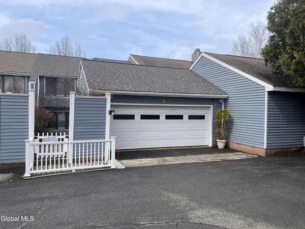 $939,900 | 3 South Collins Terrace, Saratoga Springs, NY 12866