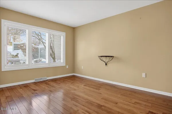 $939,900 | 3 South Collins Terrace, Saratoga Springs, NY 12866