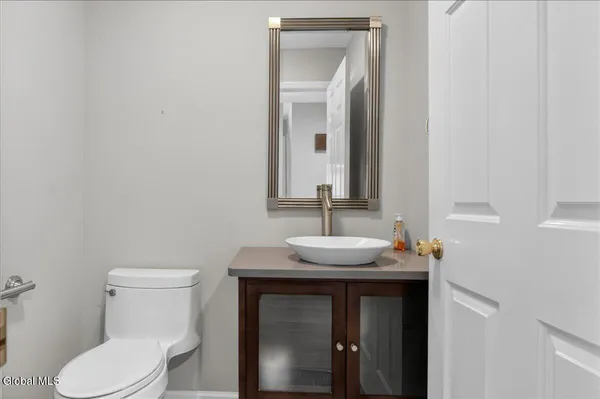 $939,900 | 3 South Collins Terrace, Saratoga Springs, NY 12866
