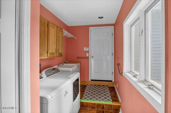 $939,900 | 3 South Collins Terrace, Saratoga Springs, NY 12866