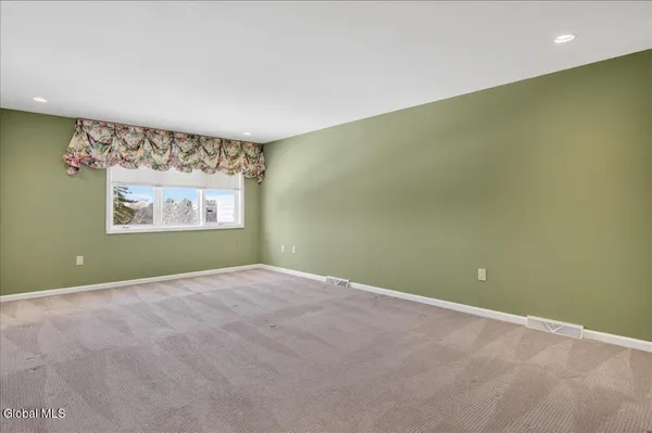 $939,900 | 3 South Collins Terrace, Saratoga Springs, NY 12866