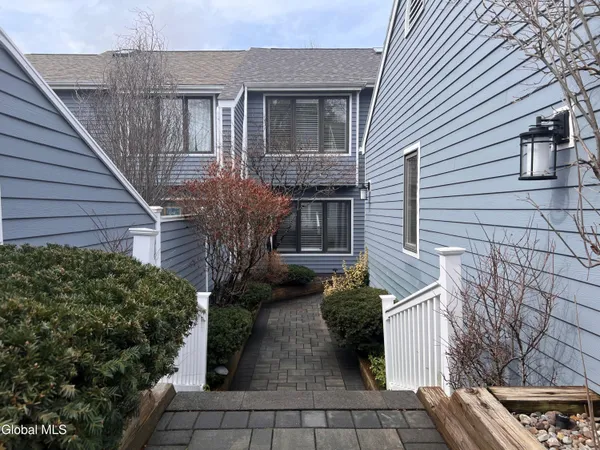 $939,900 | 3 South Collins Terrace, Saratoga Springs, NY 12866