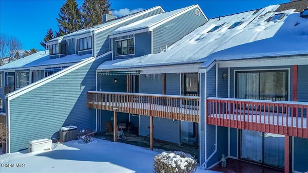 $939,900 | 3 South Collins Terrace, Saratoga Springs, NY 12866