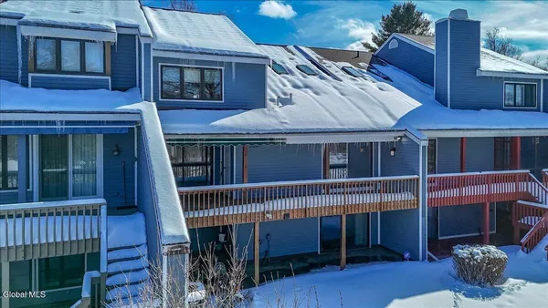 $939,900 | 3 South Collins Terrace, Saratoga Springs, NY 12866